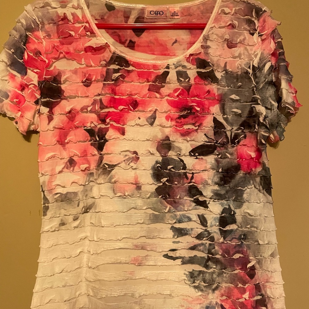 Cato soft layered rose and gray floral pullover M